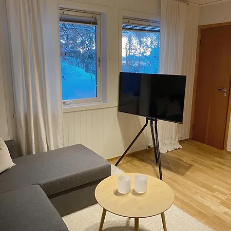 Apartment With Free Parking